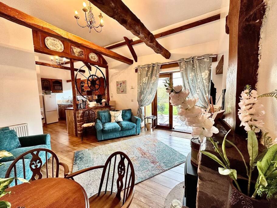 Detached One Level Stone Barn Villa Llangwm-Isaf Dış mekan fotoğraf