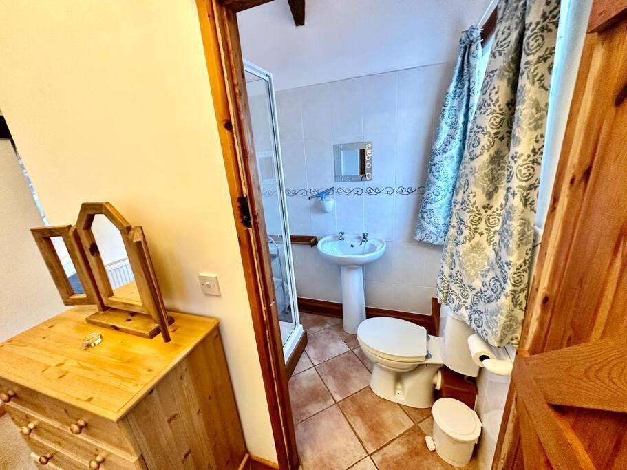 Detached One Level Stone Barn Villa Llangwm-Isaf Dış mekan fotoğraf