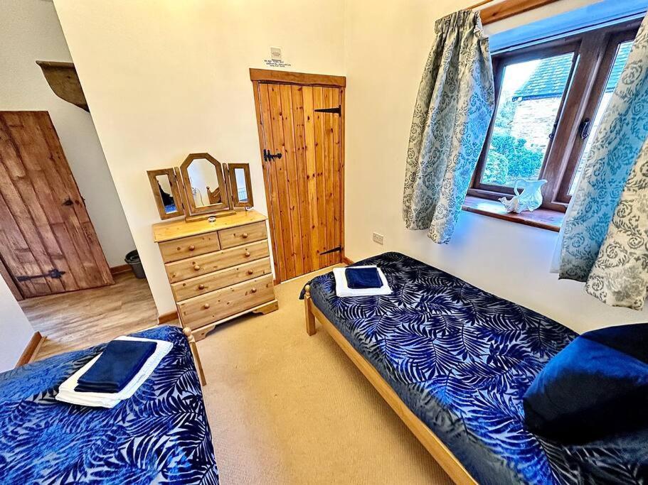 Detached One Level Stone Barn Villa Llangwm-Isaf Dış mekan fotoğraf